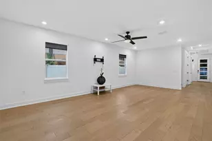 5818 1/2 S 6th St, Tampa, FL 33611 - Photo 9