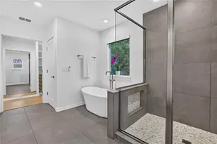 5818 1/2 S 6th St, Tampa, FL 33611 - Photo 21