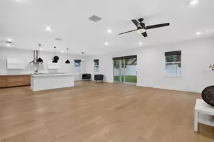 5818 1/2 S 6th St, Tampa, FL 33611 - Photo 7
