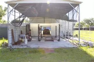 8047 Cindy Dr, Zephyrhills, FL 33540 - Photo 25