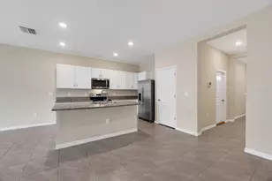3507 Marigold Patch Ct, Plant City, FL 33565 - Photo 3