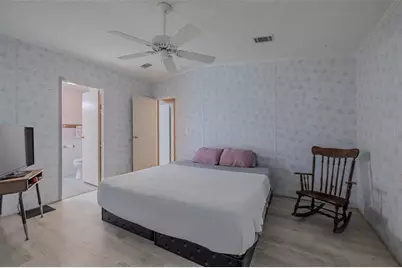 37716 Newport Drive, Zephyrhills, FL 33542 - Photo 21