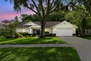 785 Centerwood Dr, Tarpon Springs, FL 34688 - Photo 1