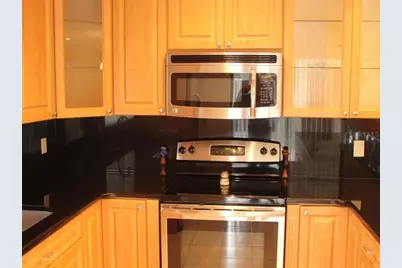 15235 W Pond Woods Drive, Tampa, FL 33618 - Photo 7