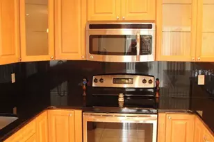 15235 W Pond Woods Dr, Tampa, FL 33618 - Photo 7