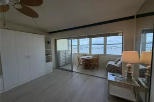 4550 Cove Cir, Saint Petersburg, FL 33708 - Photo 5