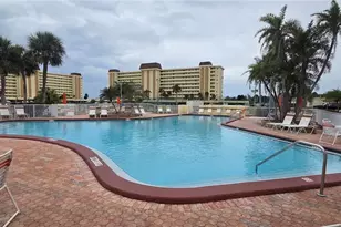 4550 Cove Cir, Saint Petersburg, FL 33708 - Photo 27
