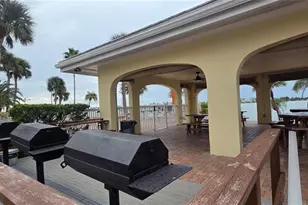 4550 Cove Cir, Saint Petersburg, FL 33708 - Photo 19