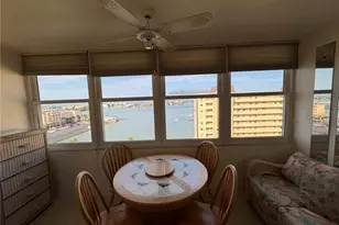 4550 Cove Cir, Saint Petersburg, FL 33708 - Photo 5