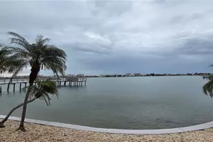 4550 Cove Cir, Saint Petersburg, FL 33708 - Photo 23