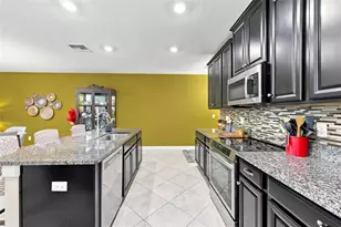 5305 Stoic Vale Dr, Wimauma, FL 33598 - Photo 9