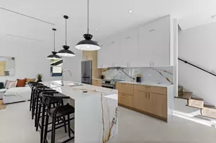 668 Newton Ave S, Saint Petersburg, FL 33701 - Photo 9