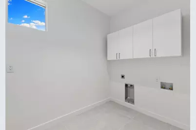 668 Newton Avenue S, Saint Petersburg, FL 33701 - Photo 23