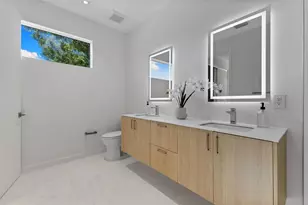 668 Newton Ave S, Saint Petersburg, FL 33701 - Photo 21