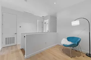 668 Newton Ave S, Saint Petersburg, FL 33701 - Photo 13