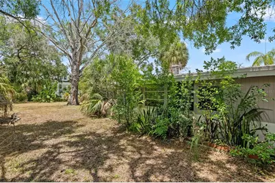 4635 W Bay Villa Avenue, Tampa, FL 33611 - Photo 11