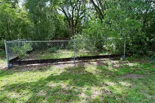 11215 Russell Dr, Seffner, FL 33584 - Photo 13