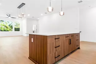 2114 4th St S, Saint Petersburg, FL 33705 - Photo 17