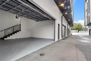 2114 4th St S, Saint Petersburg, FL 33705 - Photo 55