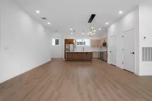2114 4th St S, Saint Petersburg, FL 33705 - Photo 21