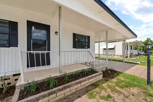 6710 36th Ave E, Palmetto, FL 34221 - Photo 3