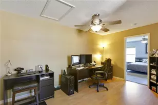 8008 Sutton Terrace Ln, Tampa, FL 33615 - Photo 9