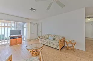 4313 Tahitian Gardens Cir, Holiday, FL 34691 - Photo 7