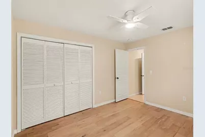 5325 Gardens Dr, Sarasota, FL 34243 - Photo 11