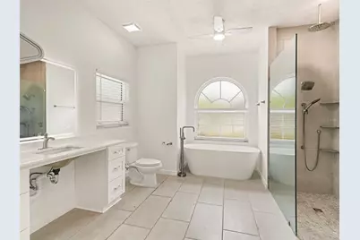 5325 Gardens Dr, Sarasota, FL 34243 - Photo 23