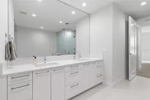 301 1st St S, Saint Petersburg, FL 33701 - Photo 15