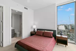 301 1st St S, Saint Petersburg, FL 33701 - Photo 17