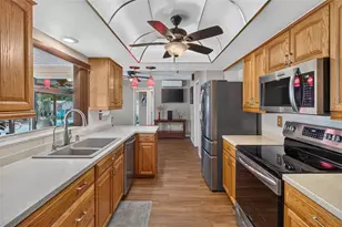 2221 Colonial Dr, Dunedin, FL 34698 - Photo 13