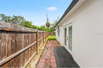 1778 New Hampshire Avenue NE, Saint Petersburg, FL 33703 - Photo 31