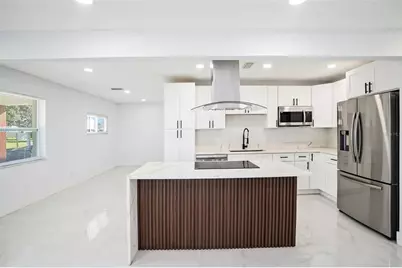 1778 New Hampshire Avenue NE, Saint Petersburg, FL 33703 - Photo 11