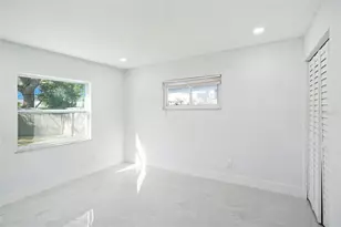 1778 New Hampshire Ave NE, Saint Petersburg, FL 33703 - Photo 29