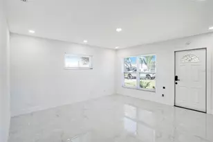 1778 New Hampshire Ave NE, Saint Petersburg, FL 33703 - Photo 9