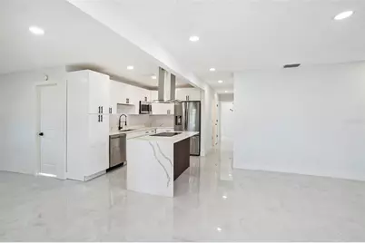 1778 New Hampshire Avenue NE, Saint Petersburg, FL 33703 - Photo 9