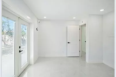 1778 New Hampshire Avenue NE, Saint Petersburg, FL 33703 - Photo 15