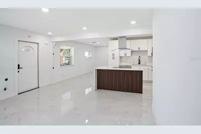 1778 New Hampshire Avenue NE, Saint Petersburg, FL 33703 - Photo 7