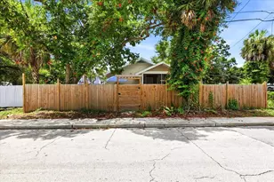 1161 Newton Ave S, Saint Petersburg, FL 33705 - Photo 37
