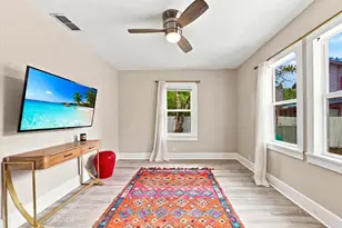 1161 Newton Ave S, Saint Petersburg, FL 33705 - Photo 9