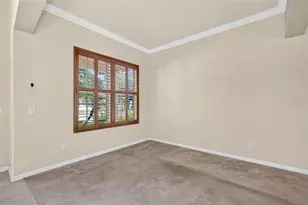 7906 Camden Woods Dr, Tampa, FL 33619 - Photo 11