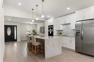 4610 W Ballast Point Blvd, Tampa, FL 33611 - Photo 13