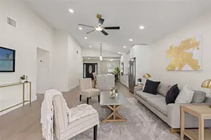 4610 W Ballast Point Blvd, Tampa, FL 33611 - Photo 19