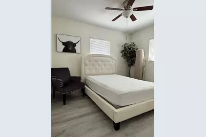 1138 51st Avenue N, Saint Petersburg, FL 33703 - Photo 9