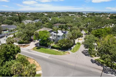 4802 W Beachway Drive, Tampa, FL 33609 - Photo 45