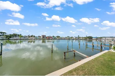 337 La Hacienda Drive, Indian Rocks Beach, FL 33785 - Photo 5