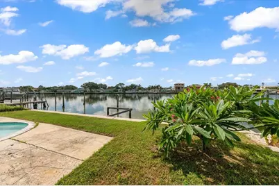 337 La Hacienda Drive, Indian Rocks Beach, FL 33785 - Photo 43