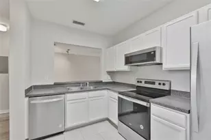 6437 Cypressdale Dr, Riverview, FL 33578 - Photo 3