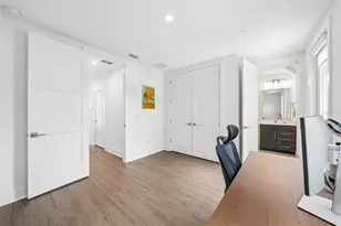 312 15th St N, Saint Petersburg, FL 33705 - Photo 11